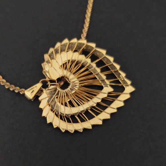 Gold tone double heart wire wrapped pendant necklace - Picture 9 of 14